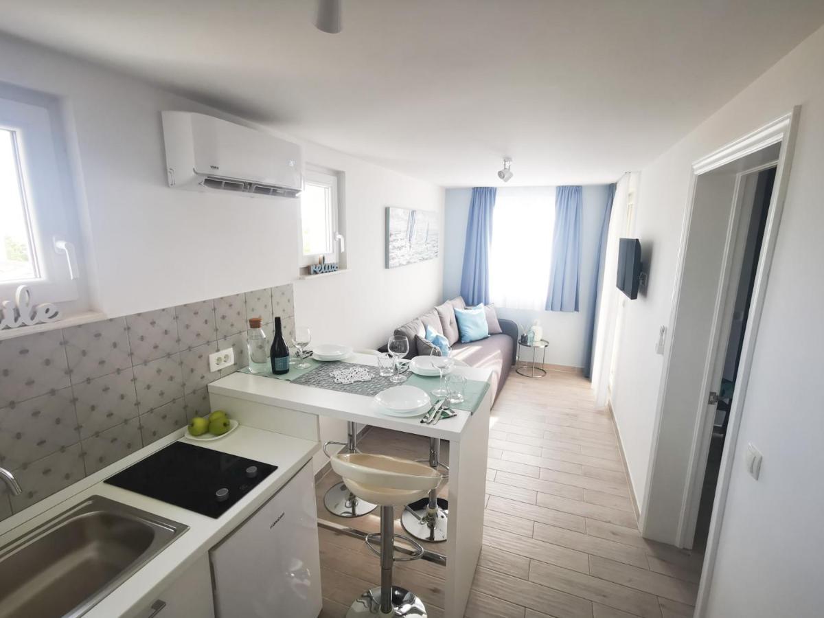Rita Apartments - Sea-View Apartment 2Plus1 Tučepi Kültér fotó