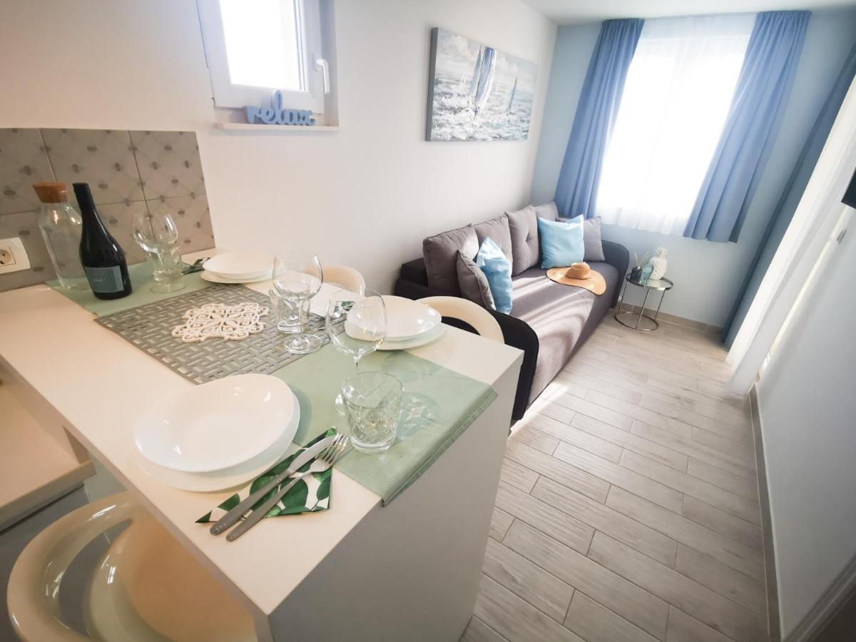Rita Apartments - Sea-View Apartment 2Plus1 Tučepi Kültér fotó