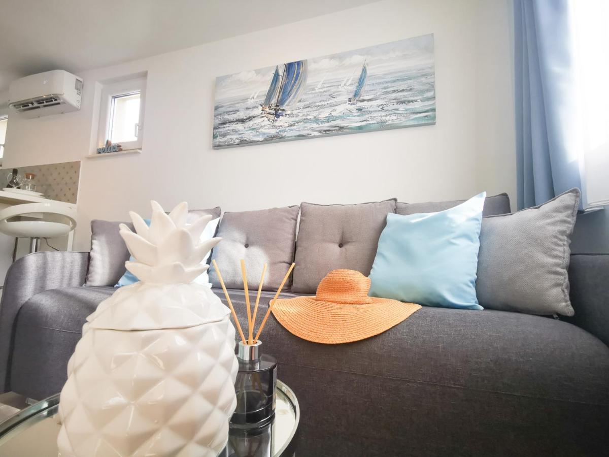 Rita Apartments - Sea-View Apartment 2Plus1 Tučepi Kültér fotó